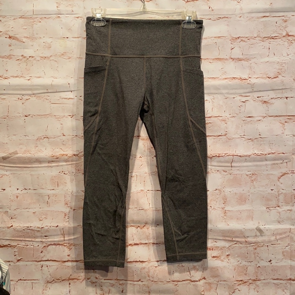 Athleta Capri leggings grey side pocket Chaturanga